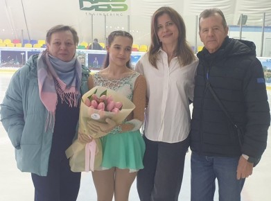 Тираспольчанка Николетта Великаненко с раннего детства занималась фигурным катанием, потом перешла в акробатику, стала мастером спорта и опять вернулась на лед