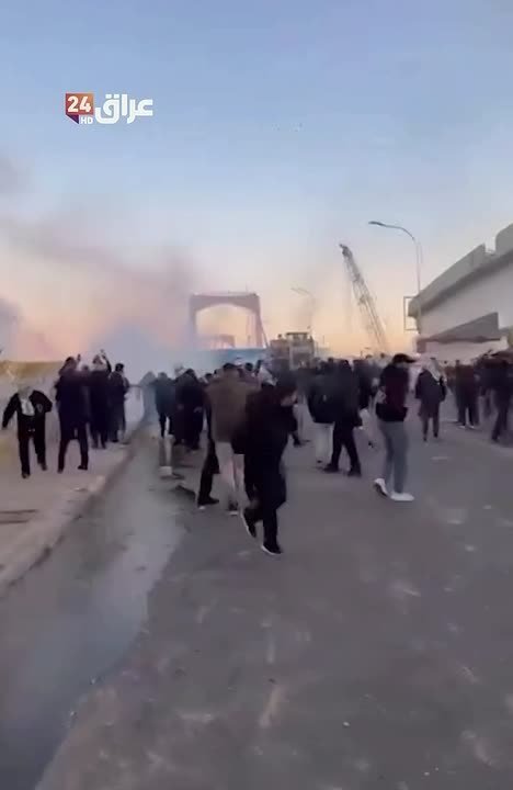 В Багдаде произошли столкновения между полицией и протестующими, пытавшимися прорваться к посольству США