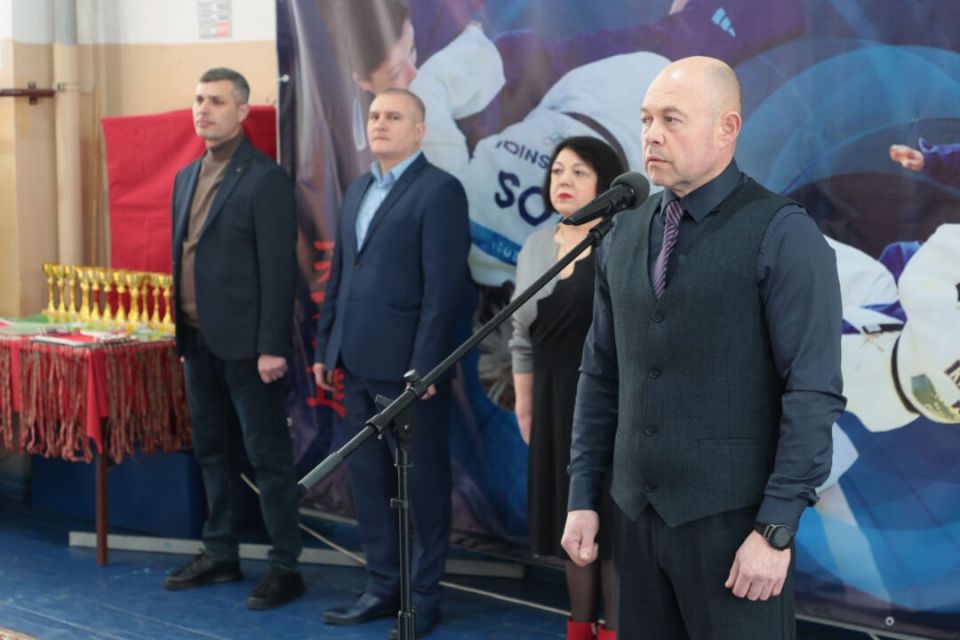 ���������� ���� ����� ����� �������� ��������������� ������ �� ����� � ����� ��� ��������� ��������� � 35-����� ���������� ��� ���