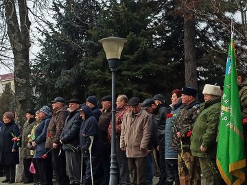 В Дубоссарах проходит траурный митинг, посвященный трагическим событиям 2 марта 1992 года
