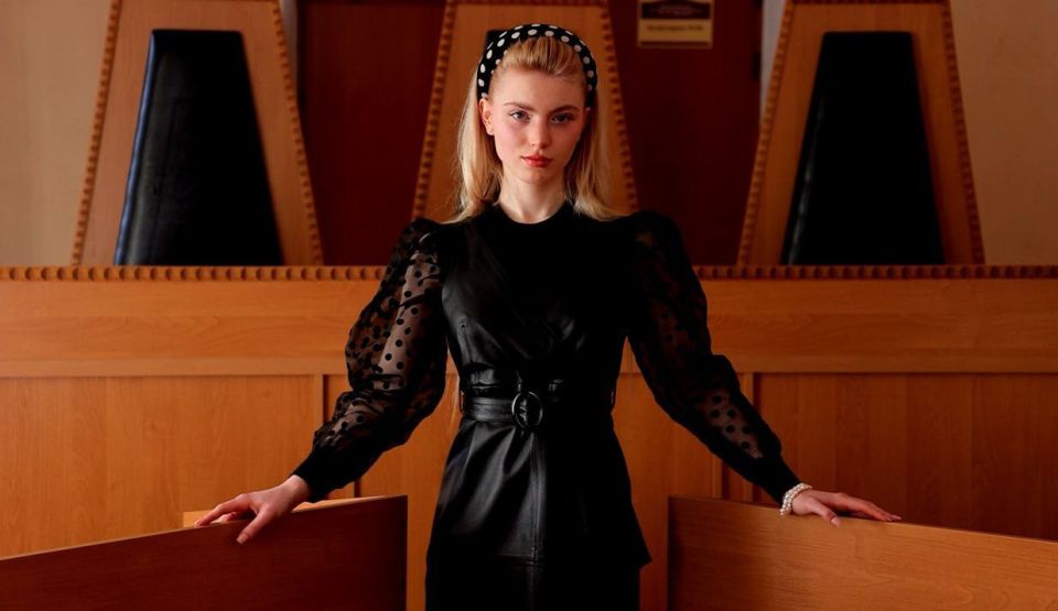 Будущий юрист Юля стала одной из победительниц «именных стипендий», говорит: серьёзные профессии – это не только про строгих мужчин в костюмах, но и про девушек с характером