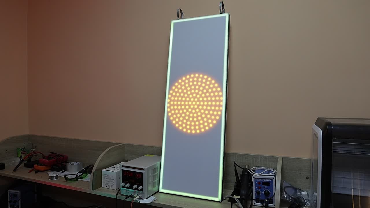 Школьники из Приднестровья сделали светофор в 10 раз дешевле, чем обычный