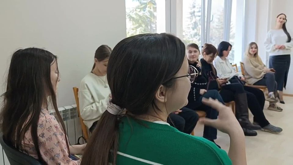 Не упустите возможность познакомиться с удивительным миром книг 21 марта в 14:00! Присоединяйтесь!