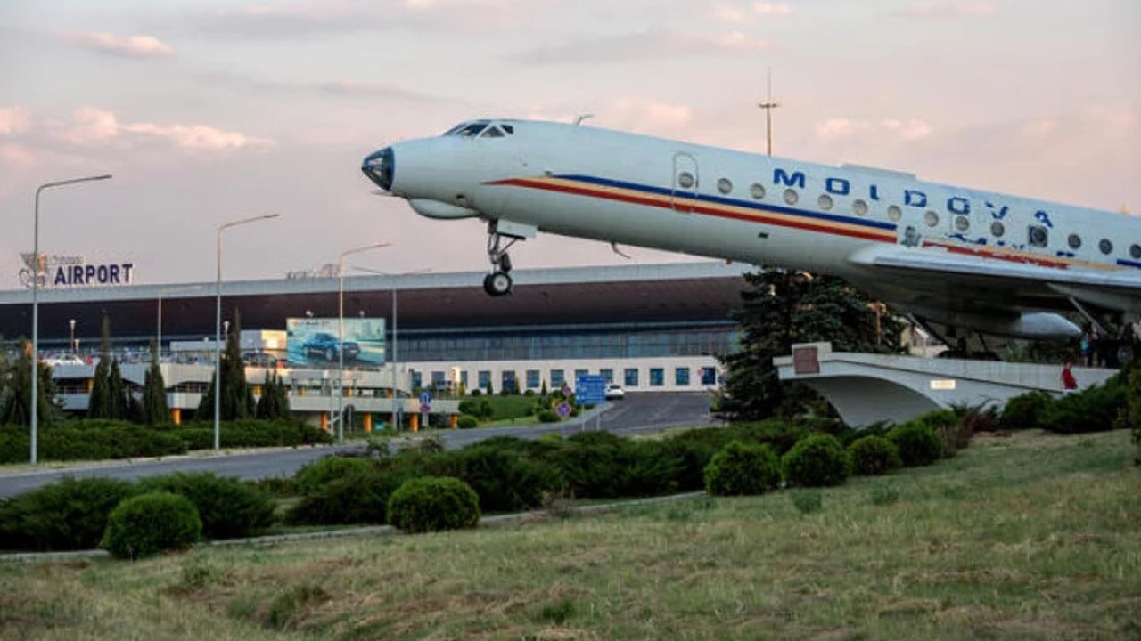Авиабилеты из Кишинёва могут подорожать: цена топлива для самолётов выросла на 30% из-за ситуации на Ближнем Востоке