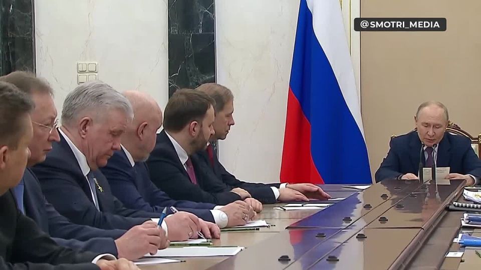 Россия не раз предупреждала, что попытки дестабилизировать ситуацию на Ближнем Востоке поднимут цены на нефть и газ, — Путин