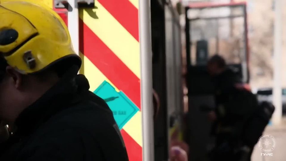 В столице на шестом этаже загорелся балкон