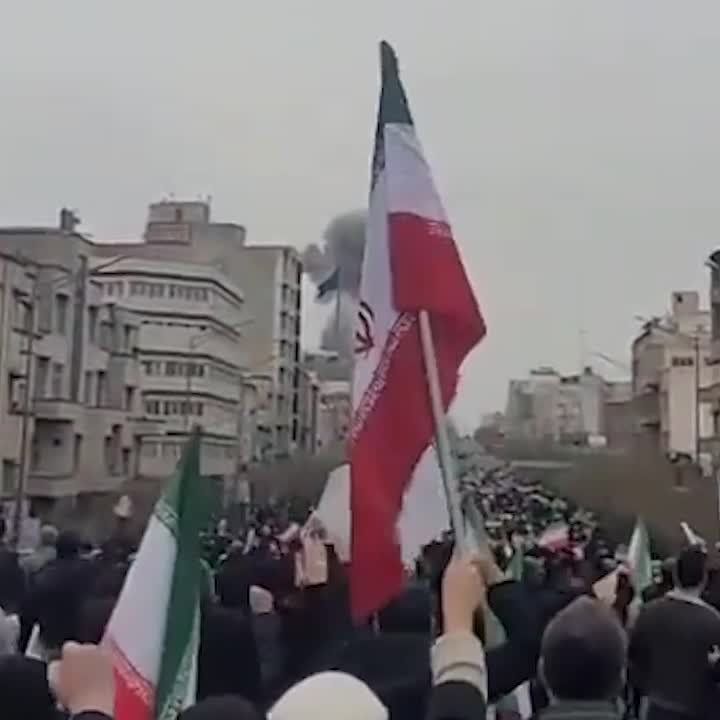 США и Израиль ударили по Тегерану во время шествий по случаю дня Палестины, — иранские телеканалы