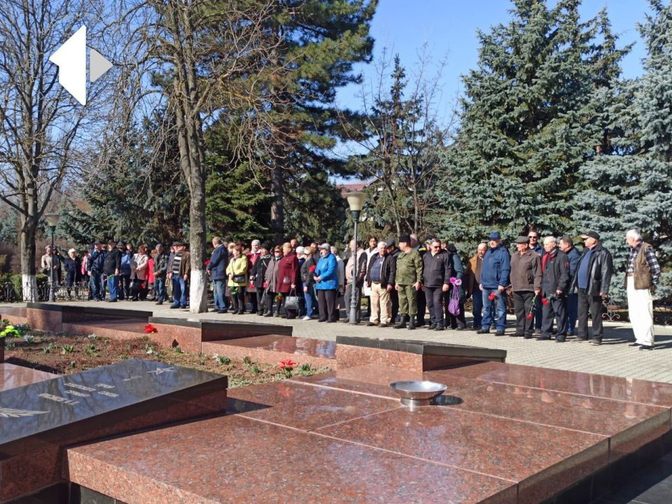 В Дубоссарах проходит митинг, посвященный 34-й годовщине со дня образования Народного ополчения