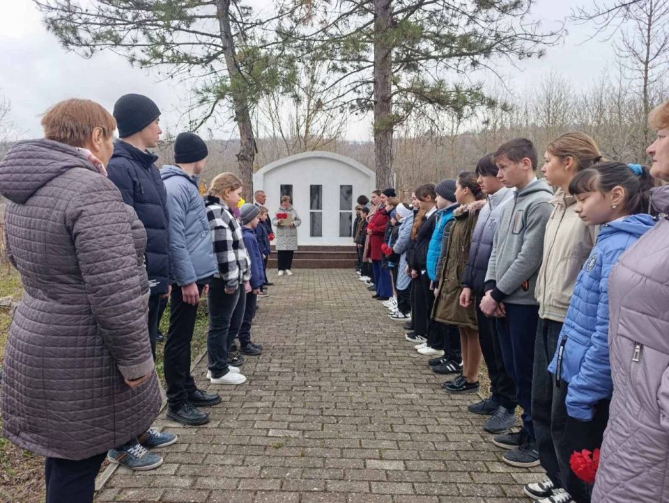 Сегодня в селе Кузьмин состоялся митинг, посвящённый 82-й годовщине освобождения населённого пункта от немецко-румынских захватчиков