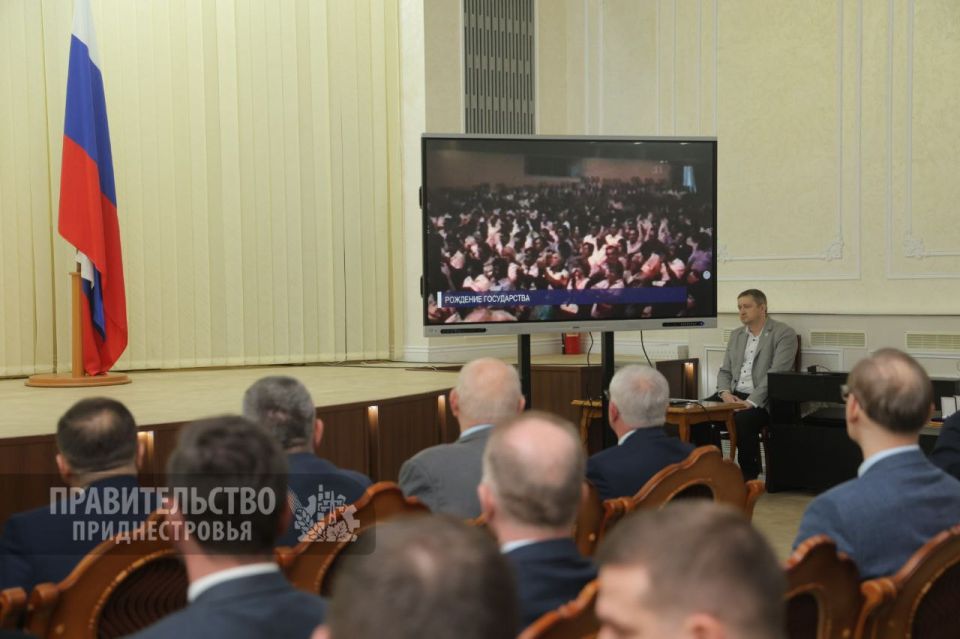 Во Дворце Республики прошло торжественное собрание, посвященное 35-летию Правительства ПМР