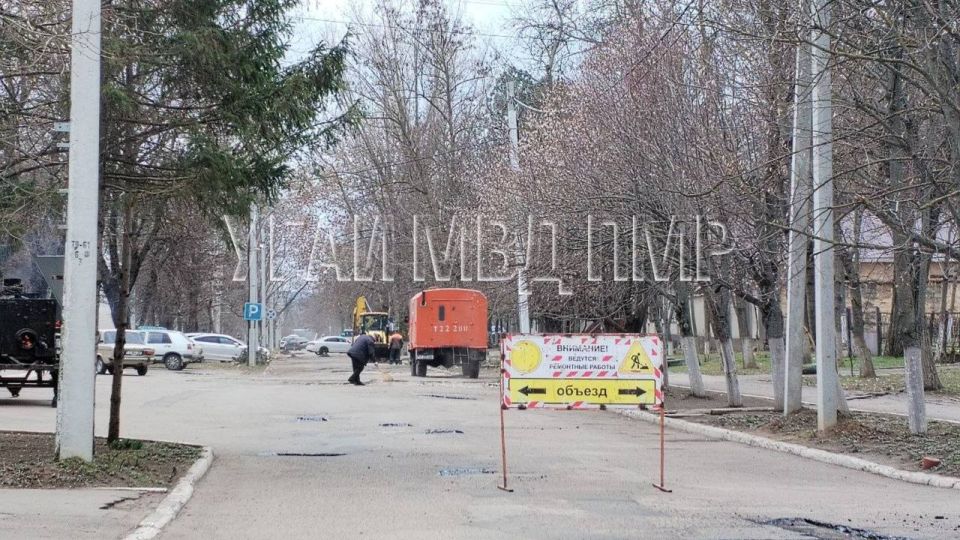 Вниманию водителей. В Бендерах продолжается ремонт дорожного полотна по улице Калинина