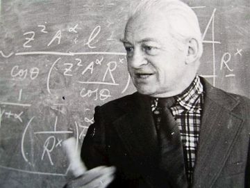 ������� ����������� 111 ��� �� ��� �������� ����� ����������� ��������� � ����������� ������� � ������� ����������� (1915-2005)