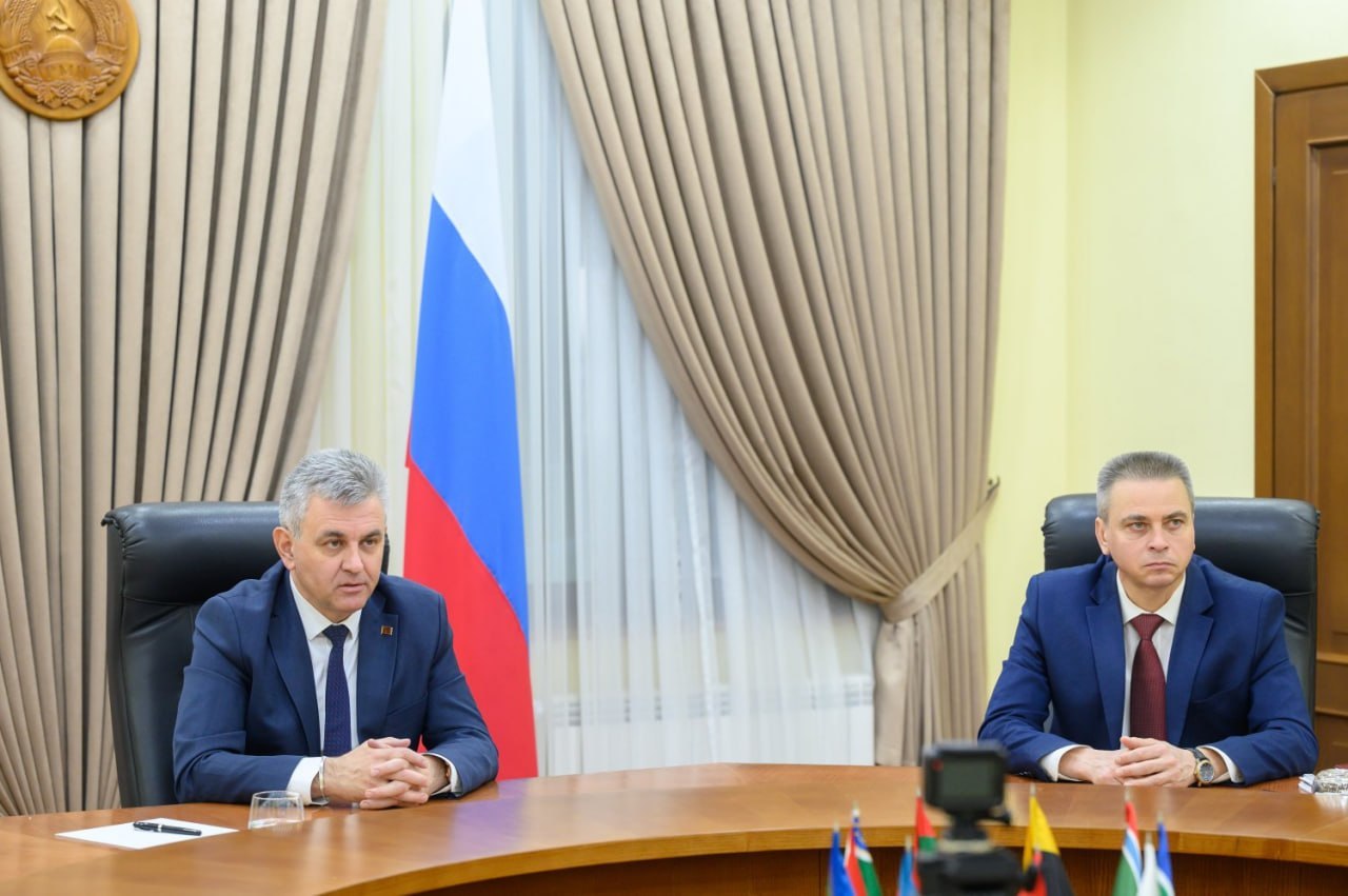 Президент проводит селекторное совещание