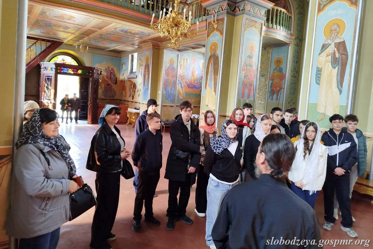 Музей истории села Кицканы провел экскурсию для учащихся из 8 и 9 классов МОУ «Парканская ООШ № 2 им. Д. И. Мищенко»