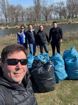 Молодёжный актив ЗАО "Молдавская ГРЭС" также приняли участие в субботнике и очистили территорию рядом с тёплым каналом