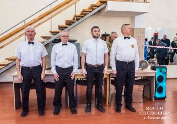 В Бендерской СДЮШОР борьбы им. Г.Н. Баданова (отделение бокса и кикбоксинга) прошел Республиканский турнир по боксу «Мемориал памяти ушедших из жизни бендерских тренеров по боксу»