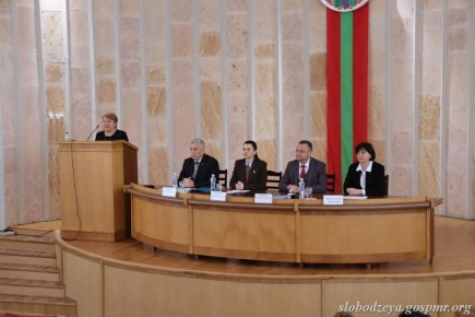 Василий Тищенко принял участие в 7-й очередной сессии 27-го созыва райгорсовета