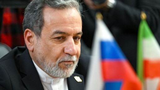 Иран разрешил проход через Ормузский пролив дружественным странам, включая РФ, Индию и Китай, — глава МИД Ирана Аракчи