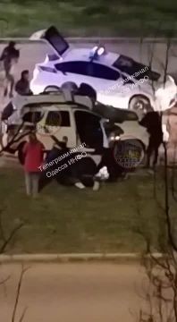 В Одессе неизвестные на машине ранили двух полицаев выстрелами из автомата