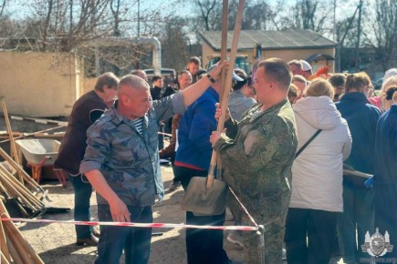 Весенний субботник. Личный состав Центрального аппарата МВД 27 марта принял участие в общереспубликанском субботнике