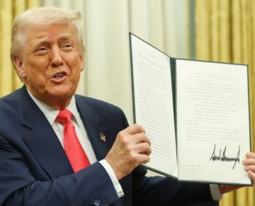 Автограф Трампа разместят на долларах — это беспрецедентный случай в истории США