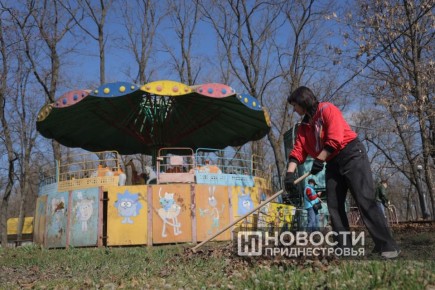 Столичная госадминистрация и депутаты городского совета Тирасполя тоже на субботнике