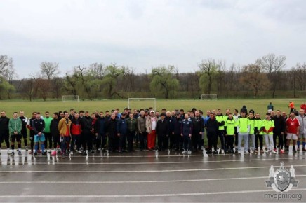 Динамовцы участвуют в чемпионате по футболу