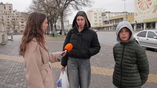 Сегодня родителям было сложно разбудить детей в детский сад из-за перехода на летнее время, об этом нам рассказали на улицах Тирасполя