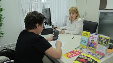 Как теперь банки будут списывать деньги за кредиты, рассрочки и овердрафт, если зарплата приходит позже? Вот как всё работает для клиентов «Эксимбанка»