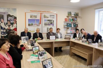 История в цифрах и судьбах: в Слободзее открыли выставку ко Дню банковского работника