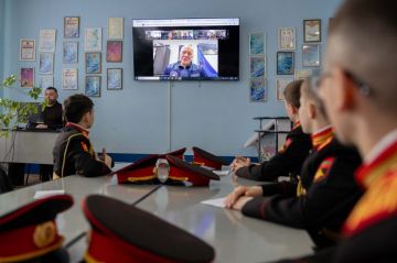 ��������� � ��������� ������-������� � ����������� �����������