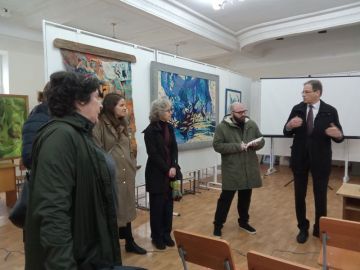 Посол ФРГ Хуберт Книрш посетил бендерский колледж им. В.И. Постойкина