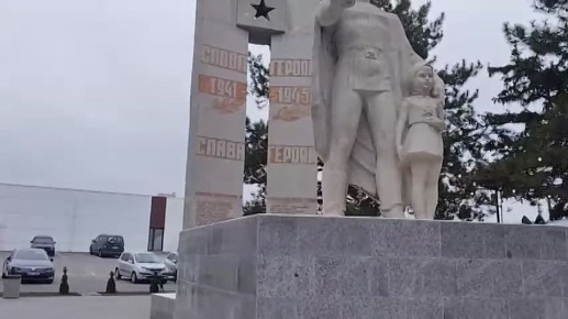 В Молдове памятник солдатам, погибшим в Великую Отечественную, сделали частью кофейни