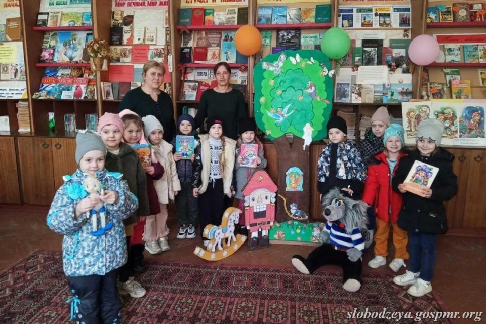 В Слободзейской городской библиотеке прошла литературная встреча «С книгой дружить - интересно жить!»