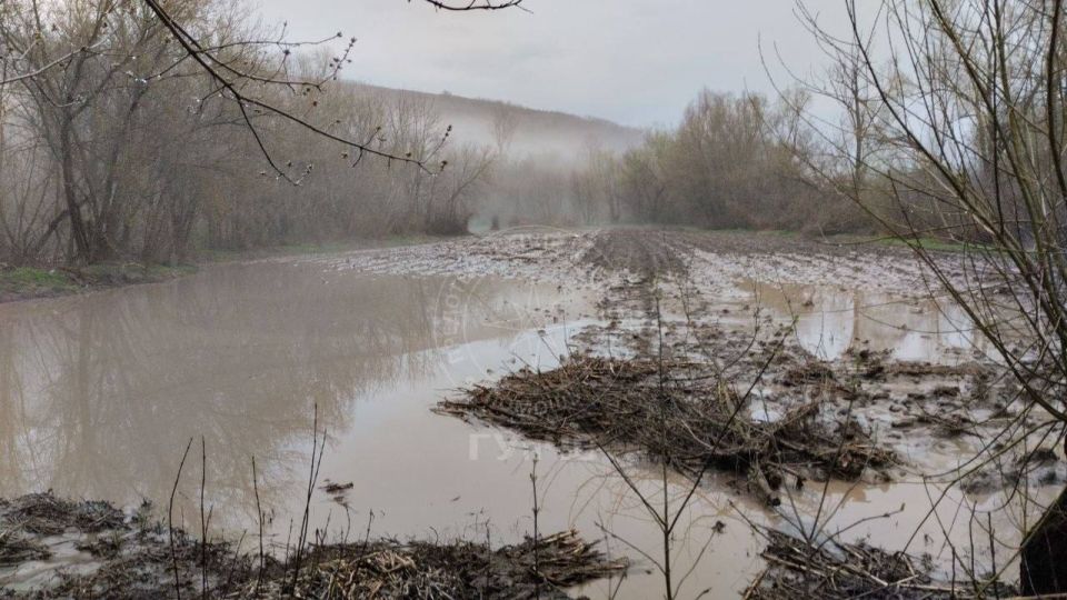 В селе Вадатурково Рыбницкого района сильный ливень с градом, прошедший вчера вечером, нанёс серьёзный ущерб инфраструктуре