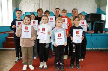 25 ����� � ��������� ��������� XXXIV �������� ��������������� ������� ����� ����������� ��������������, ������������ ����� 400 ���������� �� ���� ����������