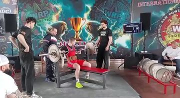 Воспитанники отделения пауэрлифтинга Бендерской СДЮСШОР гребли завоевали золотые медали на международном турнире по пауэрлифтингу «World Cup Titan Rise»