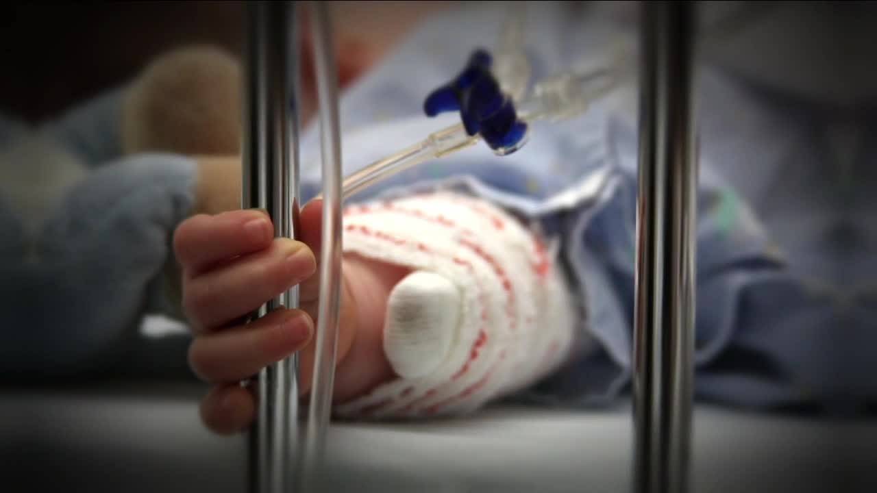 Опасность на кухне. В Бендерский центр матери и ребенка поступила двухлетняя малышка с серьезными термическими ожогами 2-3-й степени и была госпитализирована в реанимацию