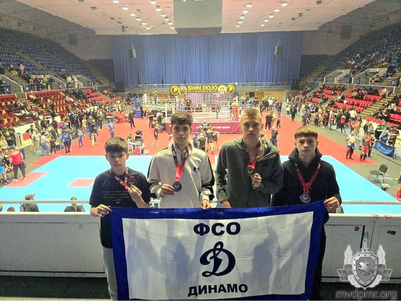 Приднестровские кикбоксеры триумфально выступили на международном турнире DFS в Румынии