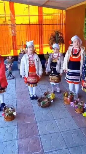 Воспитанники детского сада "Березонька" села Парканы под руководством воспитателей также приняли активное участие в национальном празднике Лазаров день