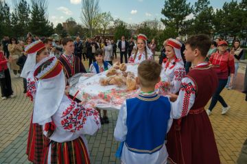 В Тирасполе впервые прошёл фестиваль белорусской культуры «Гуканне вясны», который, судя по тёплой и душевной атмосфере, может стать новой доброй традицией