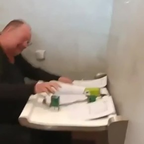 В Венгрии показали видео с подделкой документов украинскими инкассаторами, — СМИ