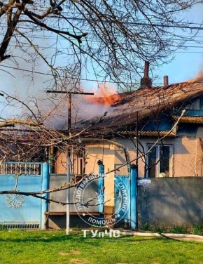 У пенсионеров из Слободзеи сгорел дом