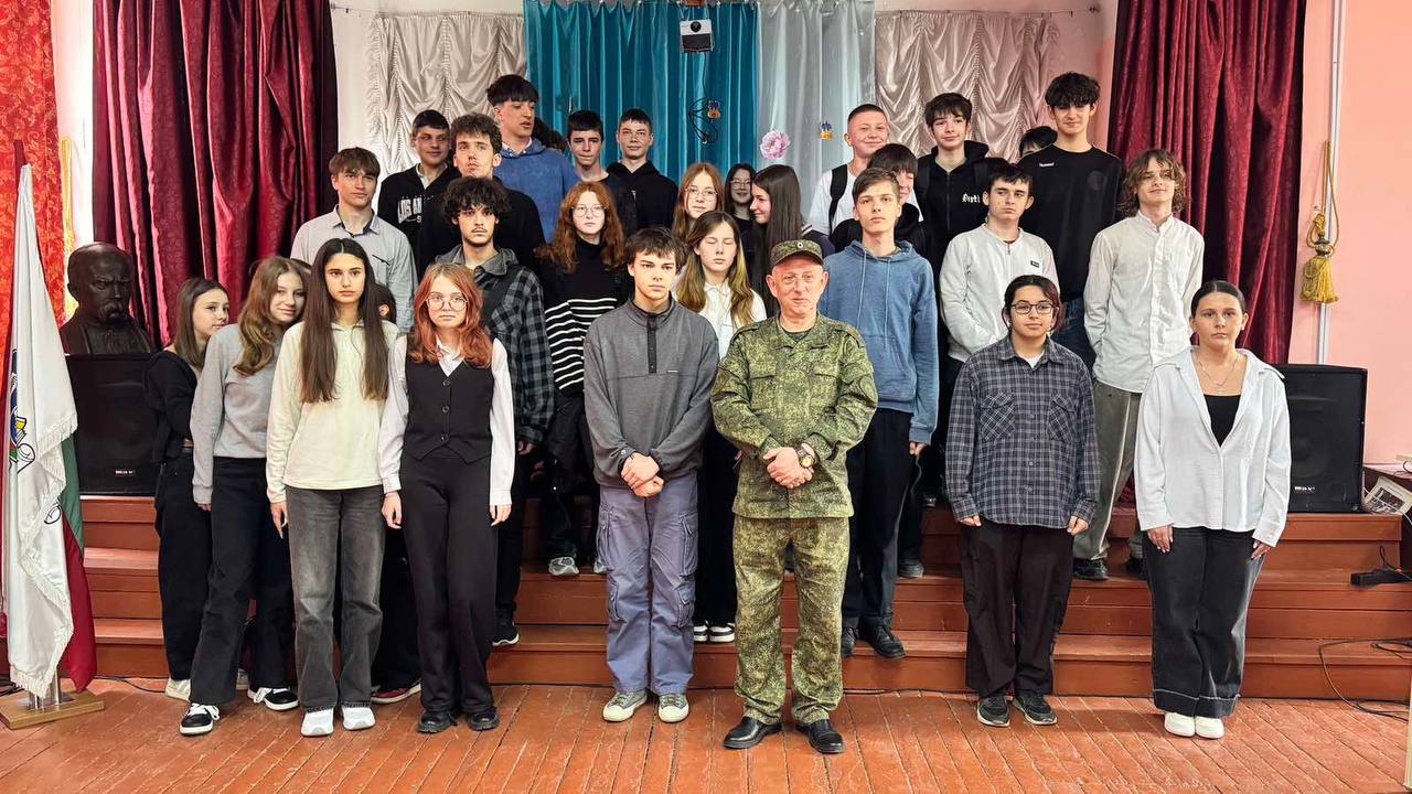 Главная тема разговора — патриотическое воспитание и сохранение исторической памяти