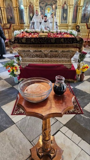 В православных храмах прошёл один из самых тихих и глубоких дней Страстной недели — день воспоминания погребения Христа