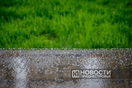 Ледяная крупа, дождь и холодный ветер