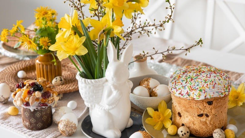 Дорогие читатели! Поздравляем вас со Светлым праздником Пасхи!