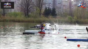 Приднестровец Иван Епишин (5-я дорожка) стал чемпионом России по гребле на байдарках