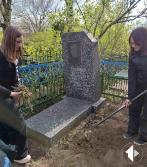 Ученики дубоссарской школы №5 ухаживают за захоронениями ветеранов Великой Отечественной войны