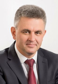 Сегодня свой 56 день рождения отмечает Президент Приднестровской Молдавской Республики Вадим Николаевич Красносельский